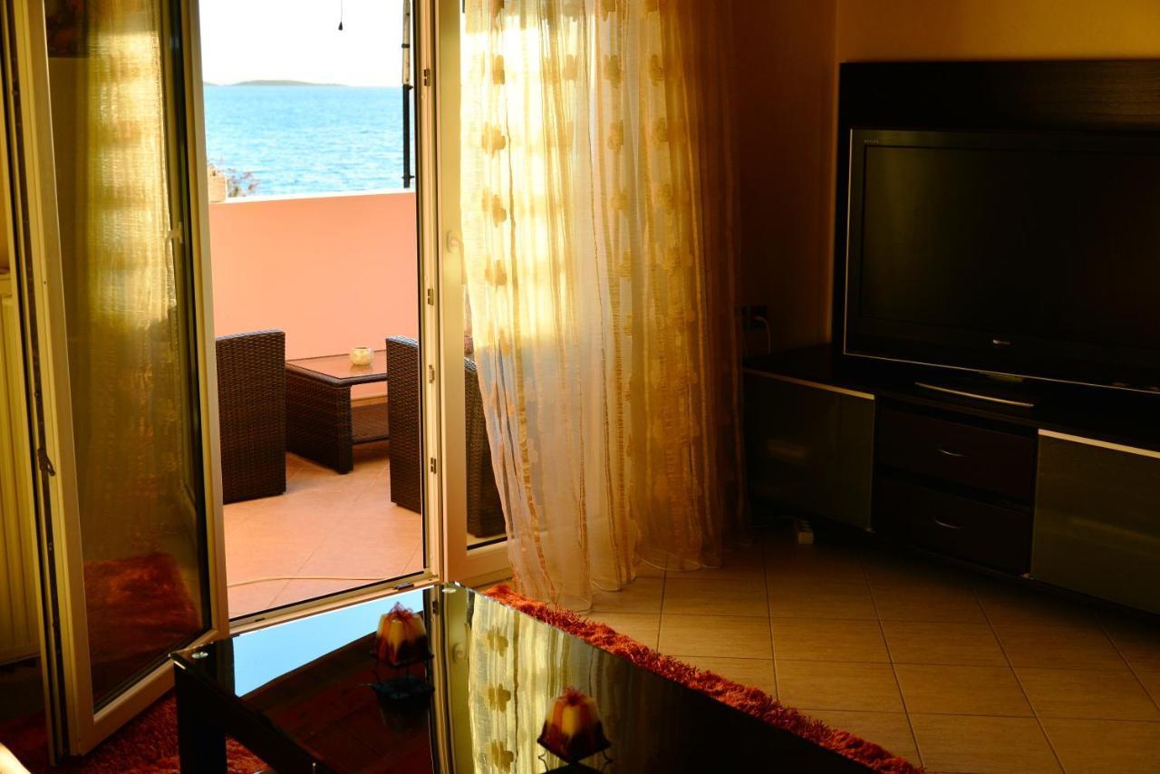 Sea View Luxury Apartment Plataria Bagian luar foto